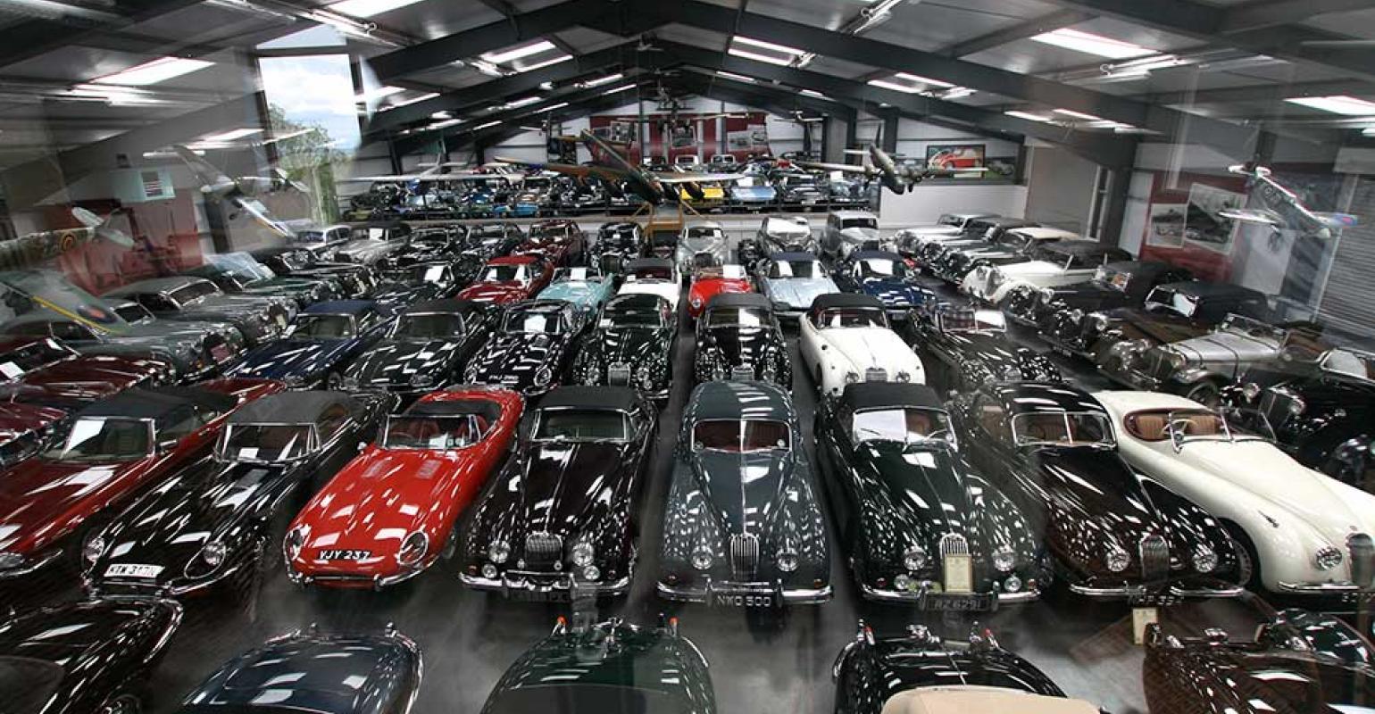 Check out these best vintage cars that are sough after by collectors. (Photo: WardsAuto)